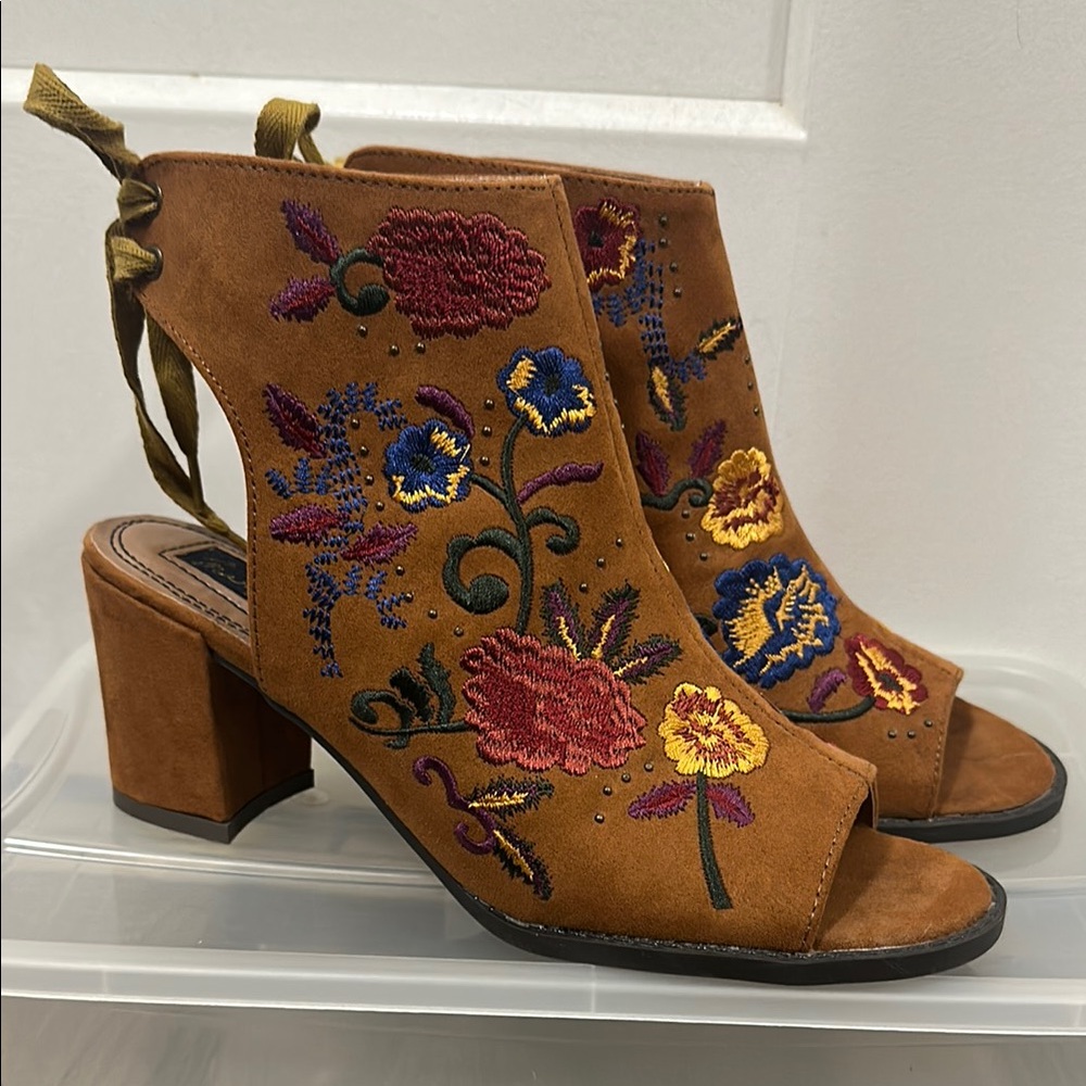 Mari A. Embroidered Brown Peep-Toe Heels
